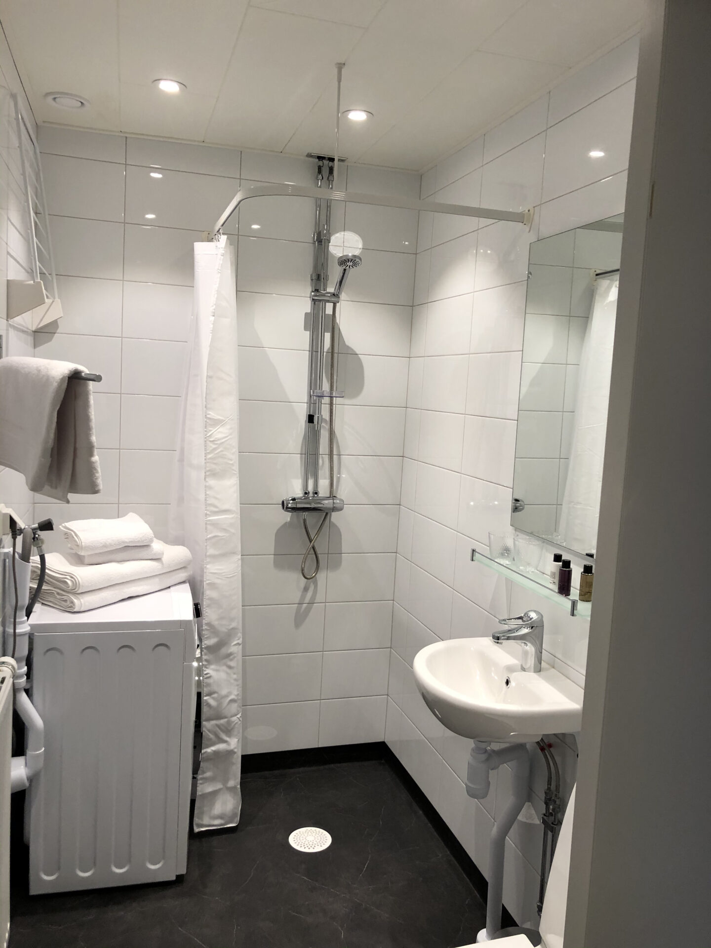 Badrum i lägenhetshotell. Krylbohus.